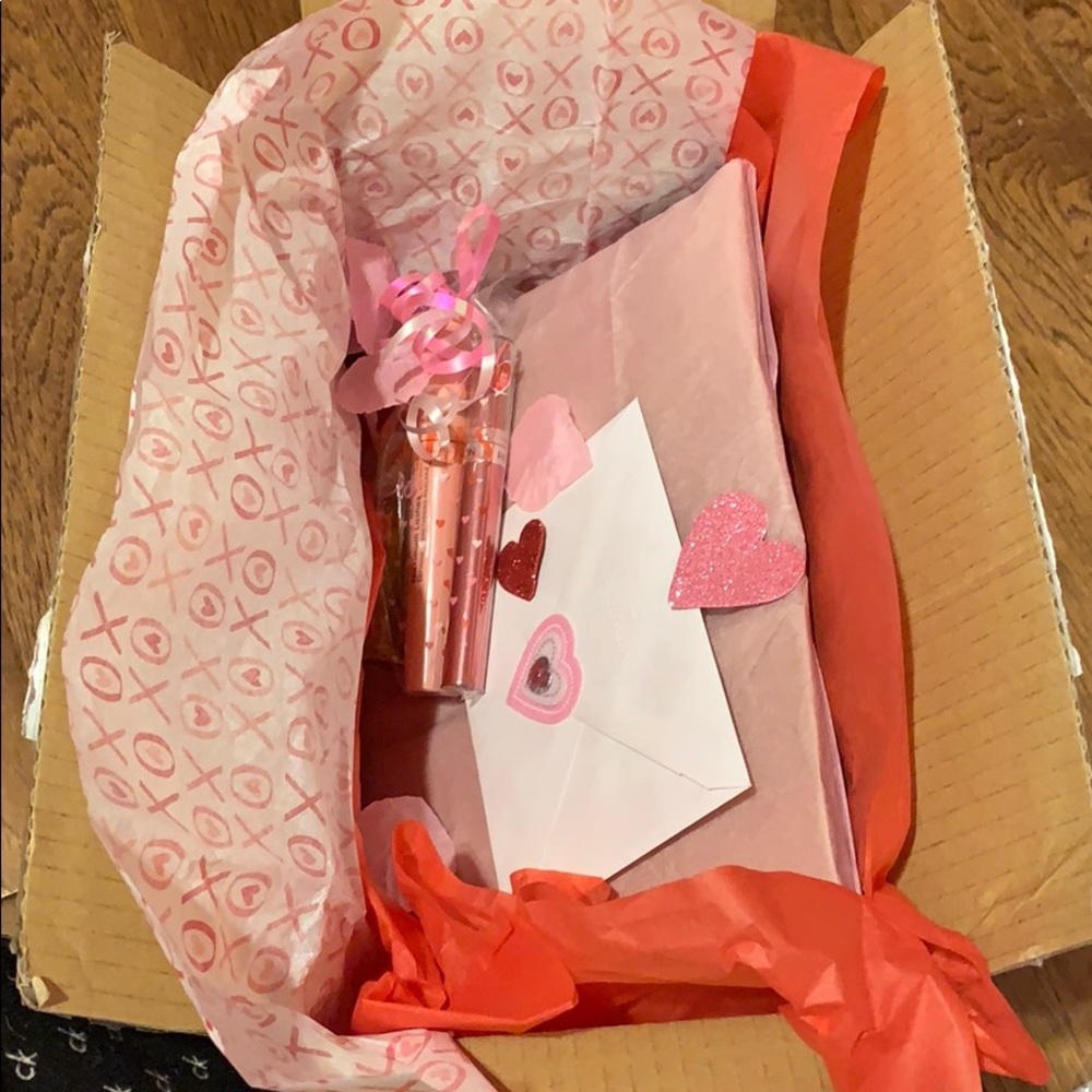How I wrap up your items 💖 - Picture 7 of 16